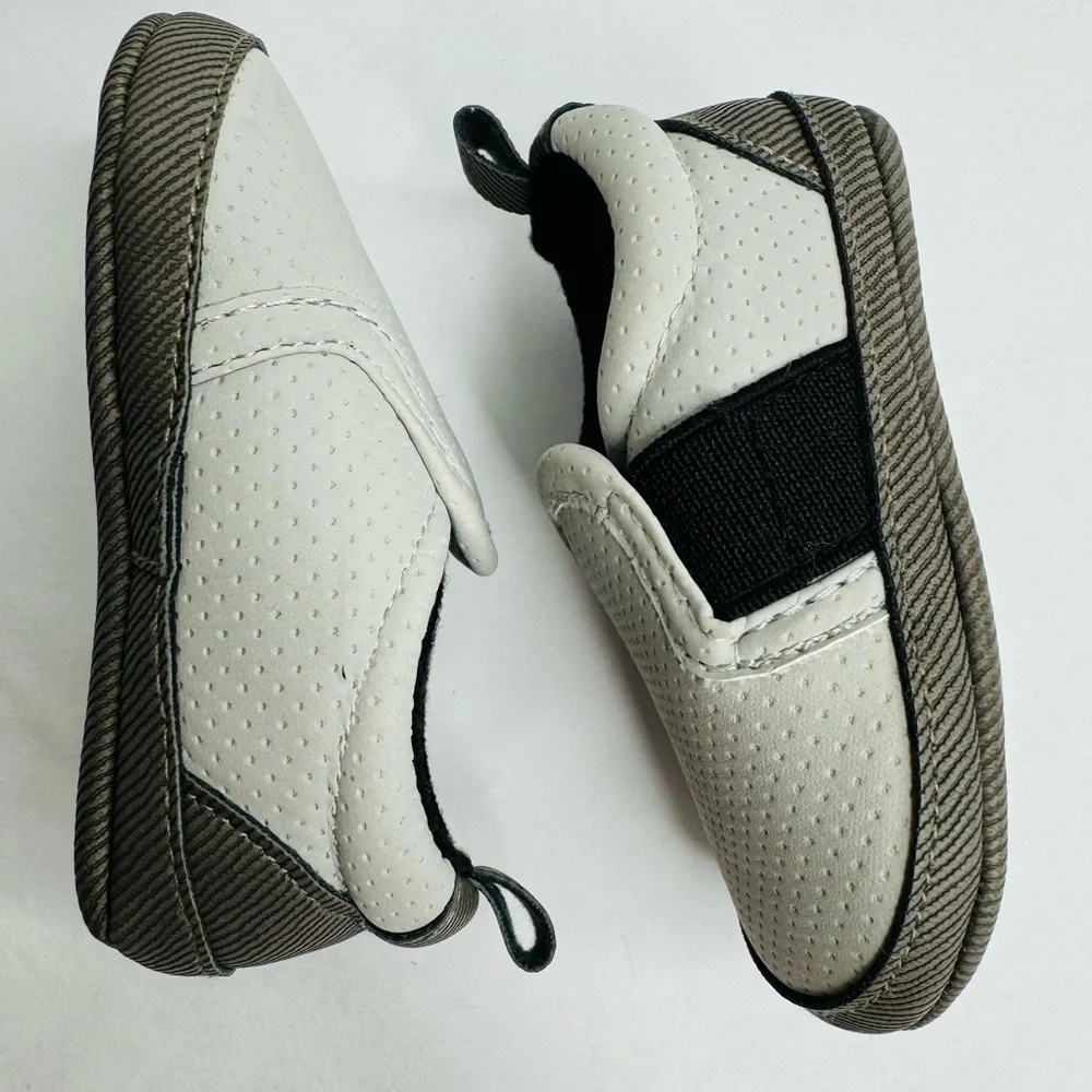Just One‎ You By Carters newborn shoes boy (0-3m) Pre Owned
